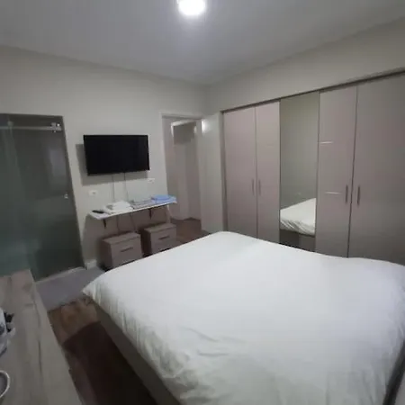 Sokoli, Lovely Modern